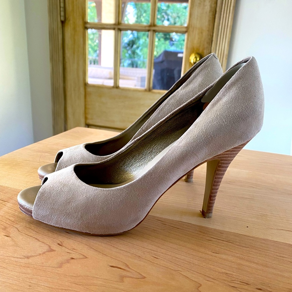 Banana Republic Suede Peep Toe High Heel in Tan Size 6.5